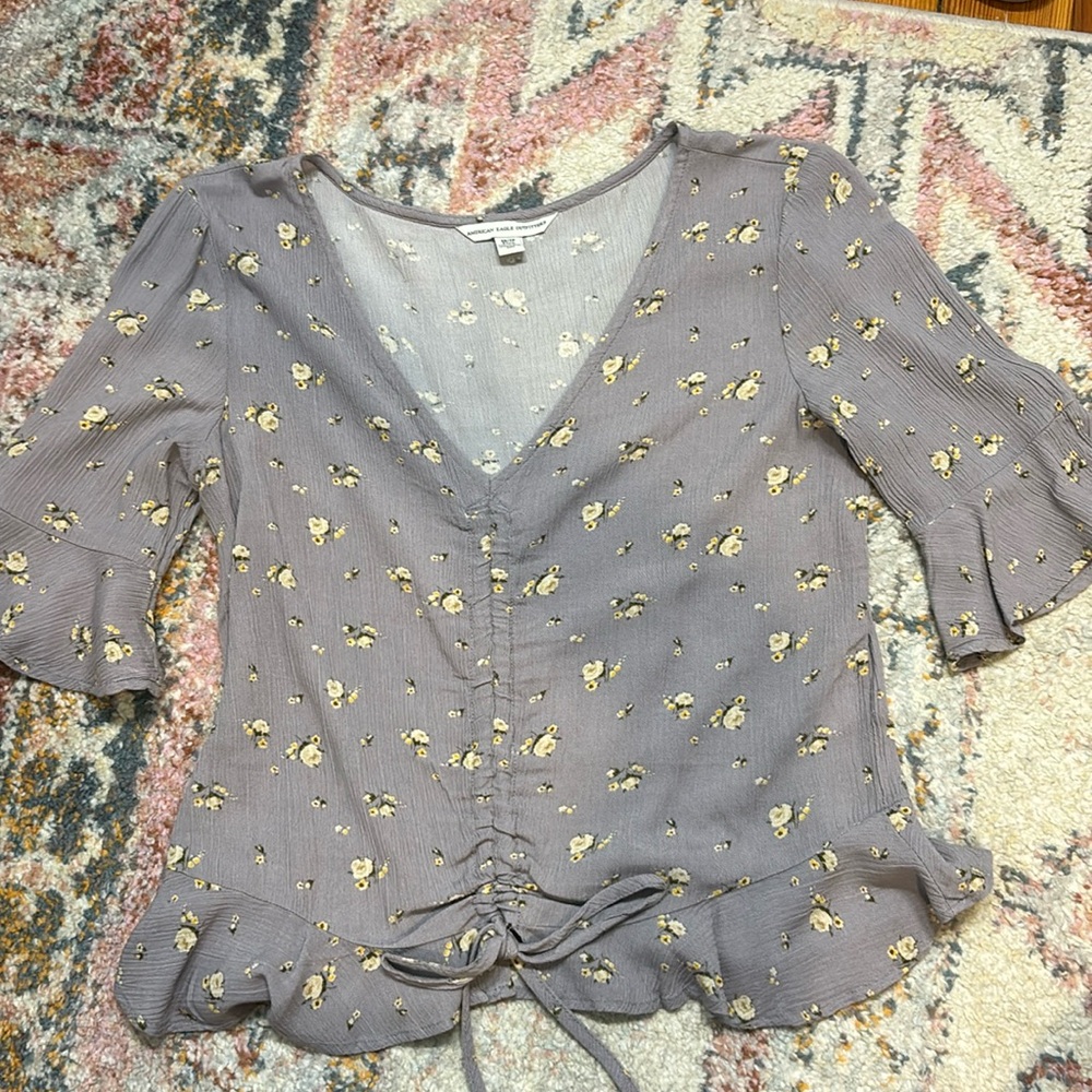 American eagle light purple floral blouse